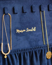 Load image into Gallery viewer, Anne velvet jewelry box: Red