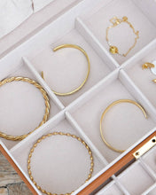 Load image into Gallery viewer, Denise PU leather jewelry box: Camel