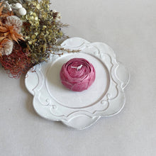 Load image into Gallery viewer, Handcrafted Scented Candle, Flower Candle, Decorative Candle, Table Centerpiece, Living Space Decoration, Bathroom Decorative Candle, Topper