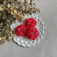 Load image into Gallery viewer, Bachelorette Party Decoration, Wedding Gift, Handcrafted Rose Candle, Floral Scented Candle, Baby Shower Decor, Engagement party, Reception