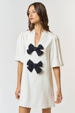 Load image into Gallery viewer, ILD4040 LINEN FRONT BOW DETAIL PUFF SLEEVE MINI DRESS: S / IVORY-BLACK
