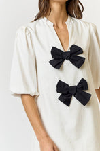 Load image into Gallery viewer, ILD4040 LINEN FRONT BOW DETAIL PUFF SLEEVE MINI DRESS: S / IVORY-BLACK
